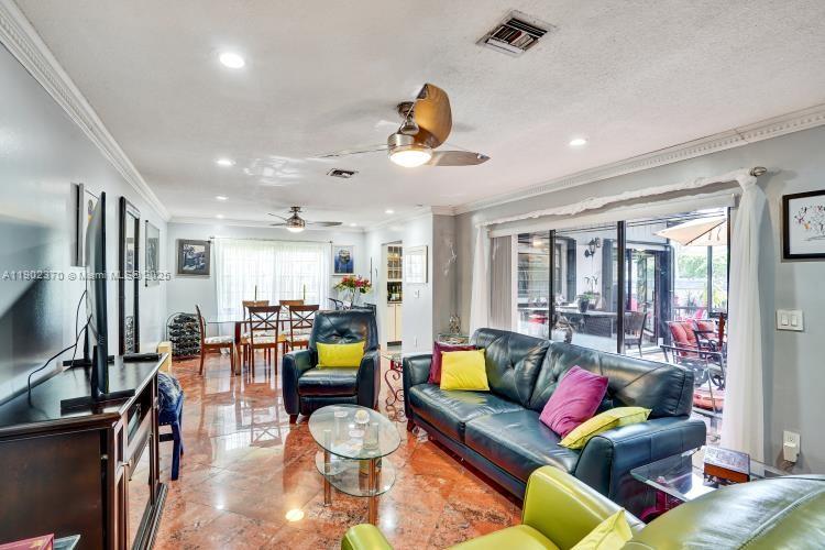 The Townhomes Of Doral Oa