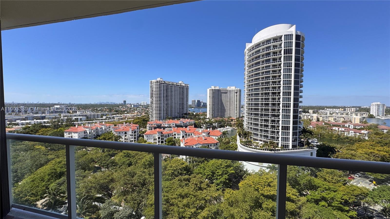 Condo for Rent in Aventura, FL