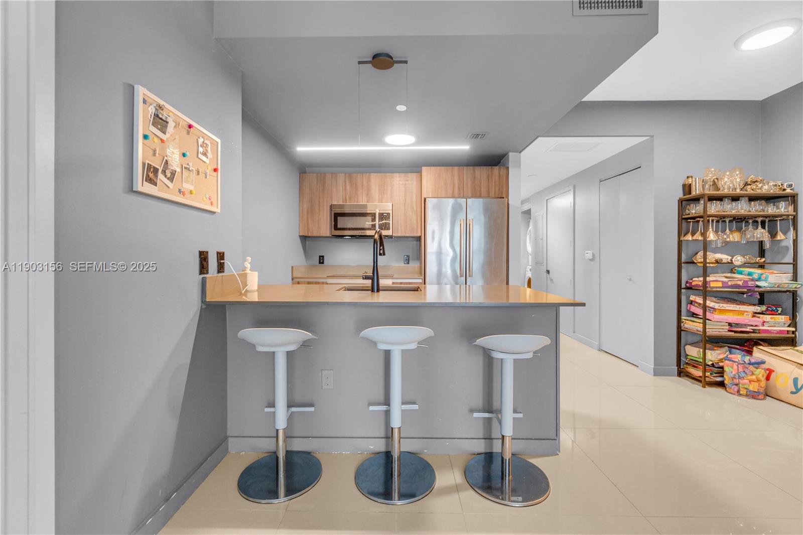 Aria On The Bay Condo