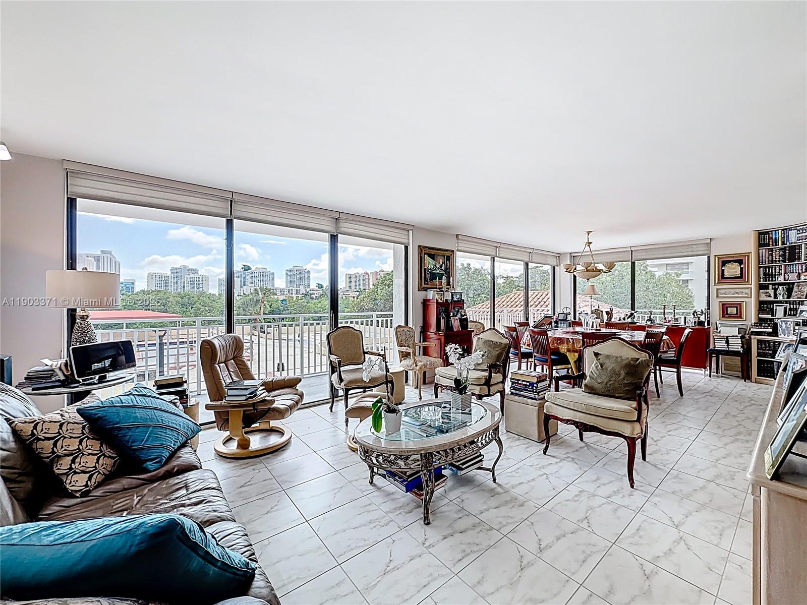 Winston Towers 600 Condo