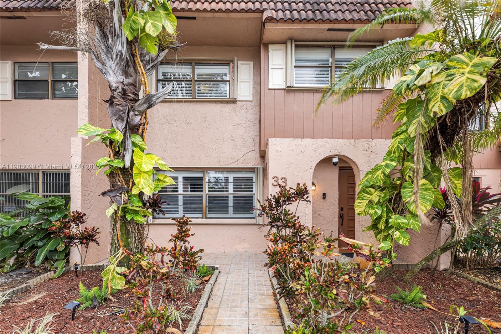 Valencia Village Condo Ph