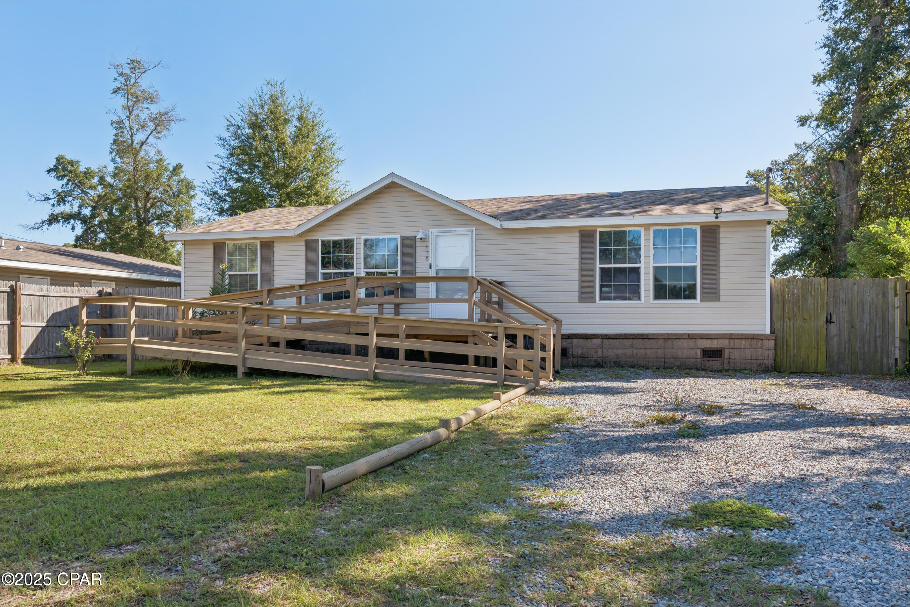 Image 1 For 618 College Avenue