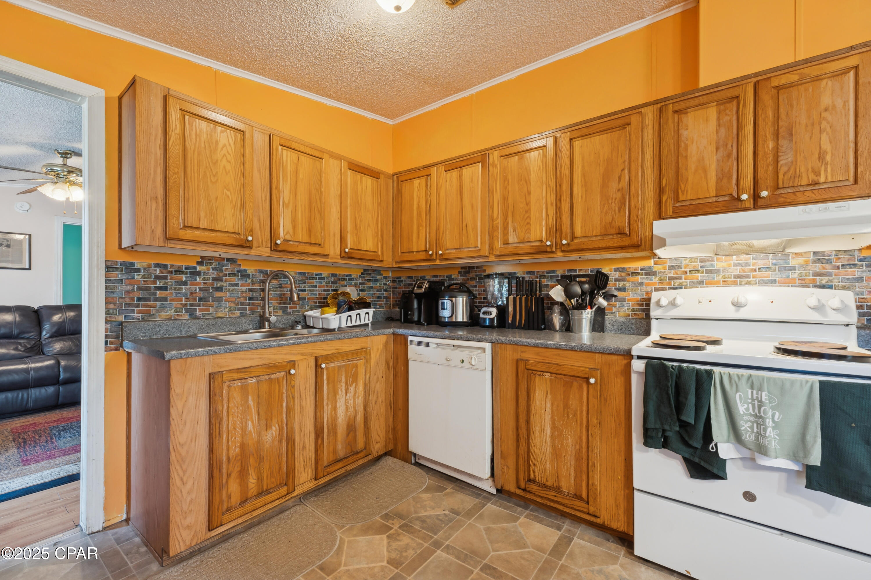 Image 12 For 618 College Avenue