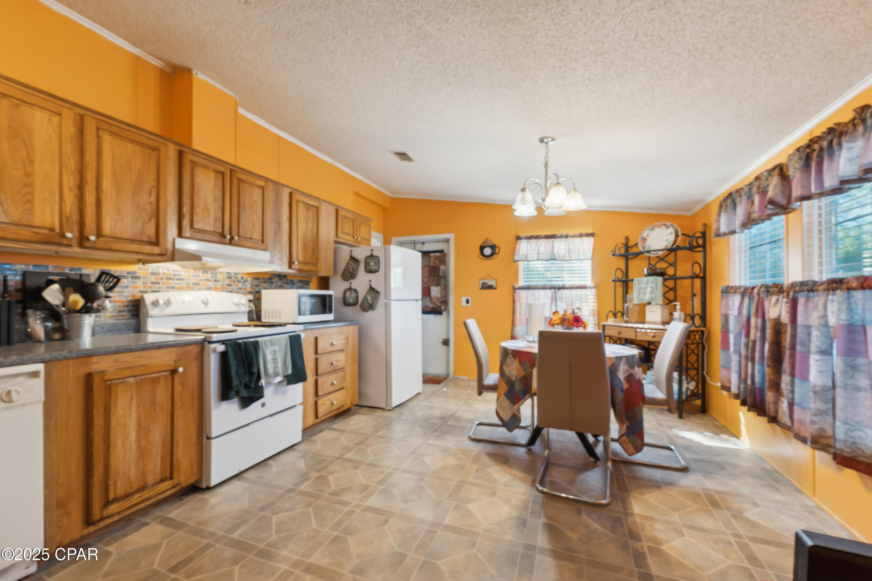 Image 8 For 618 College Avenue