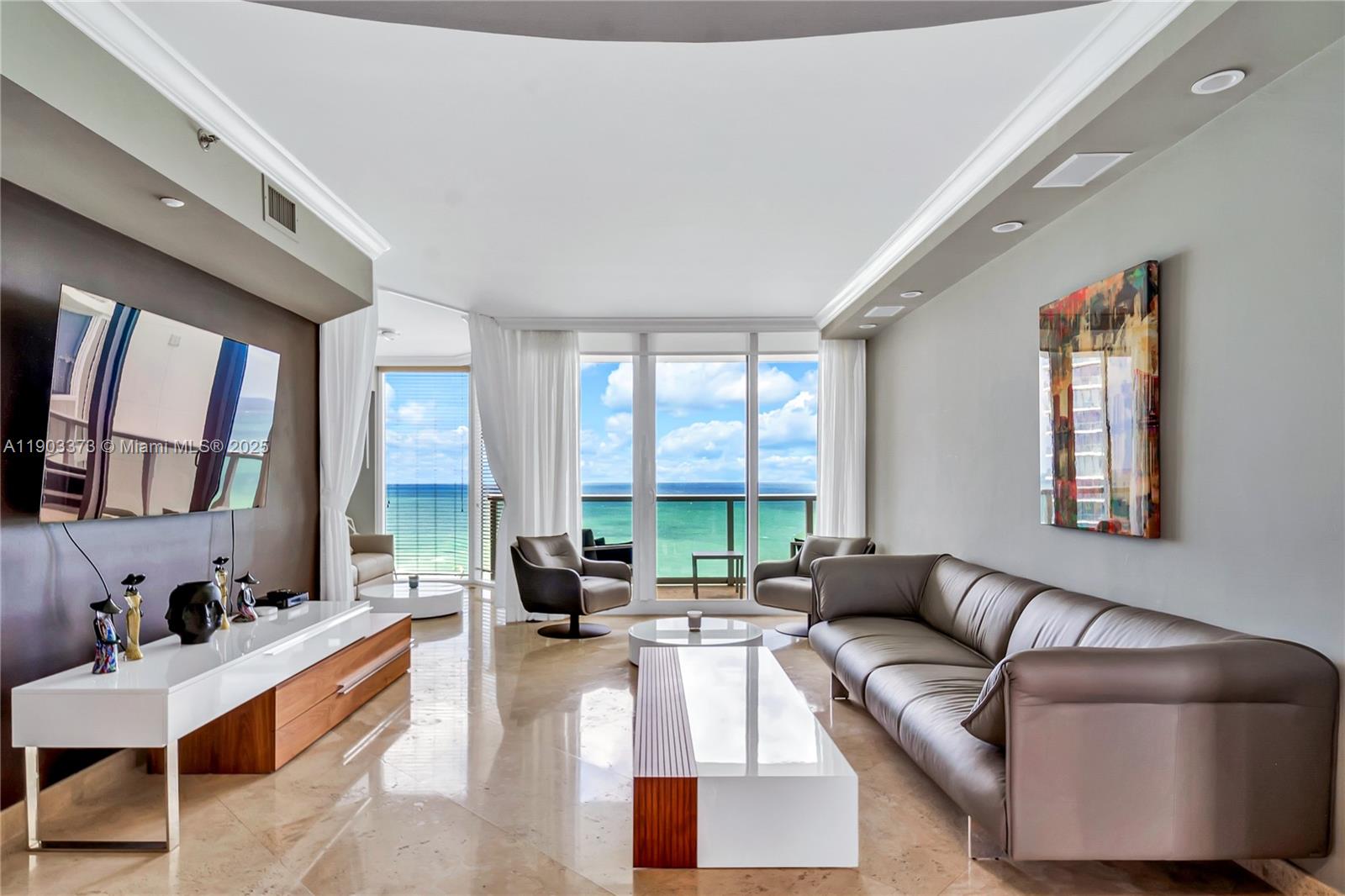 Apartamento à Venda em Sunny Isles Beach, FL