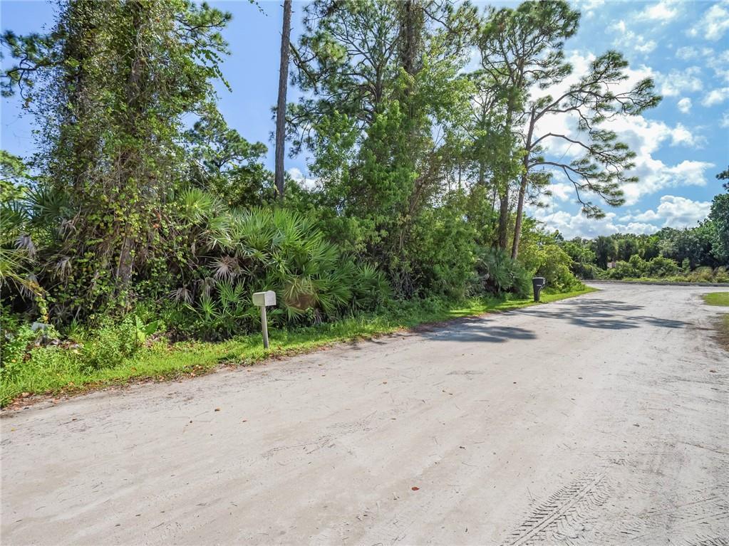 Homes for sale in Vero Beach, FL | 1290 10th Court Sw, Vero Beach, FL 32962 | MLS# R11135686