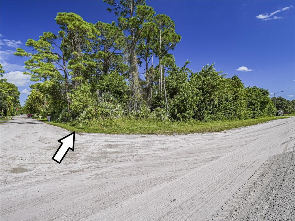 Homes for sale in Vero Beach, FL | 1290 10Th Court Sw, Vero Beach, FL 32962 | MLS# R11135686