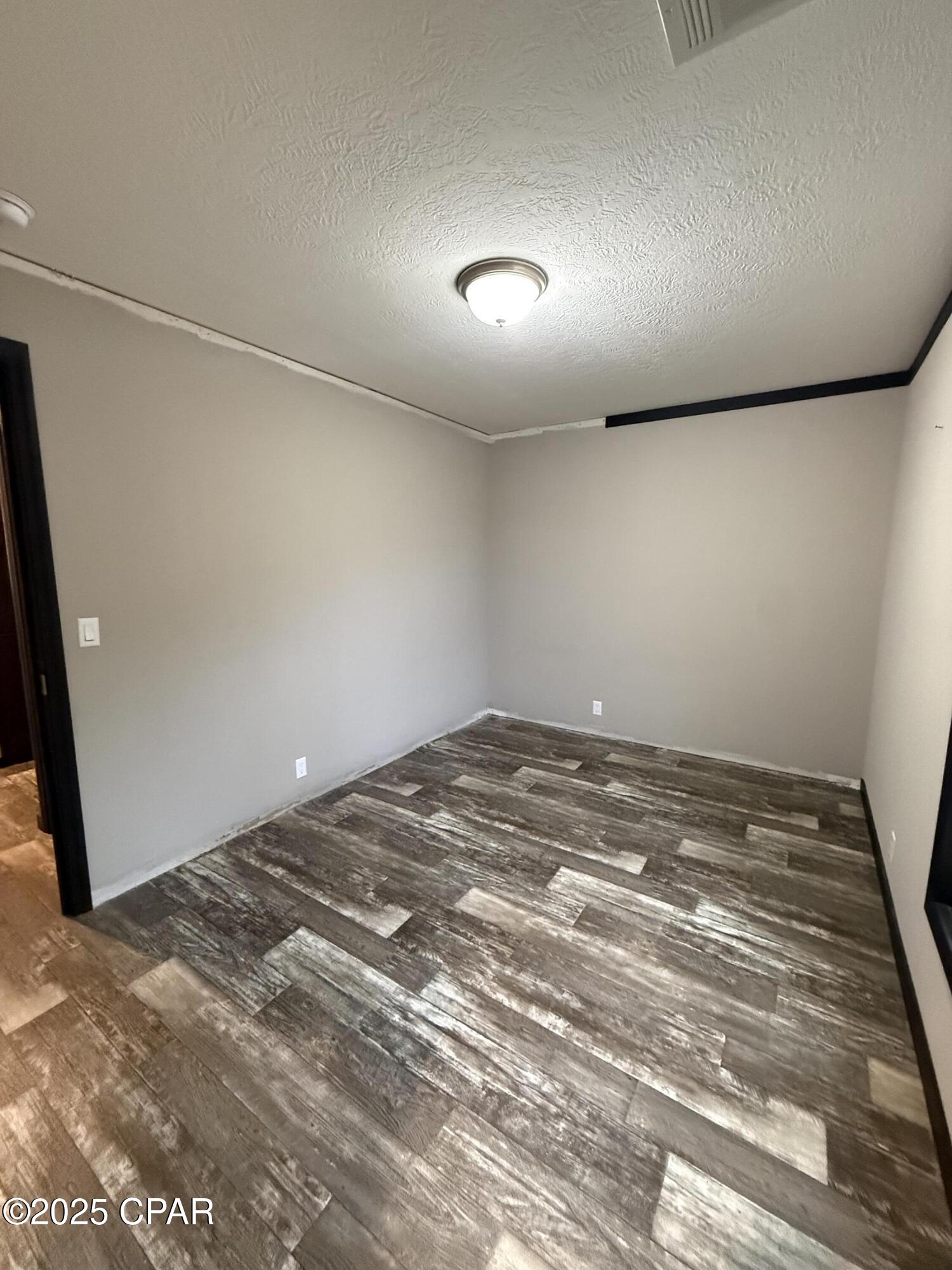 Image 24 For 120 Woodmere Drive