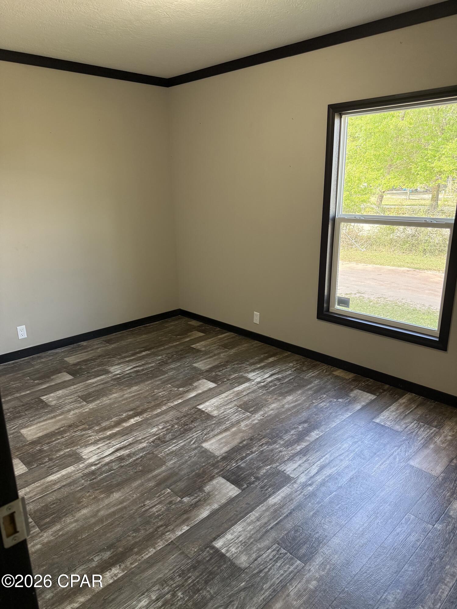 Image 24 For 120 Woodmere Drive