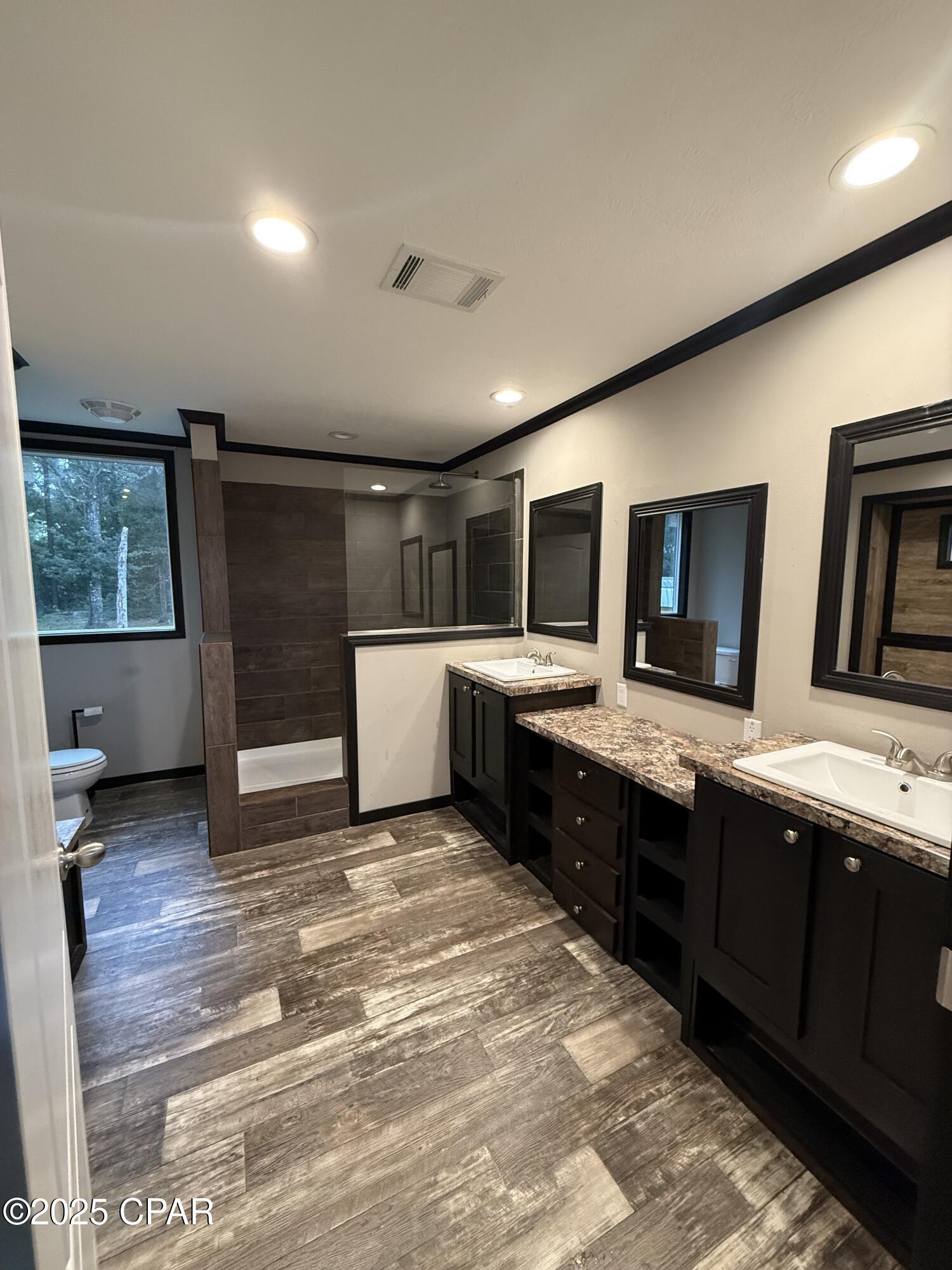 Image 32 For 120 Woodmere Drive