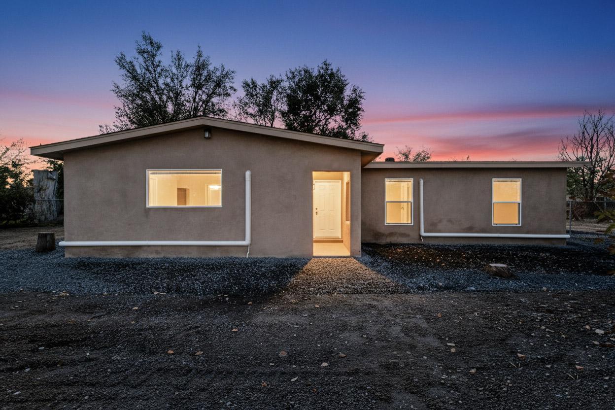 Homes for sale in Bosque Farms, NM | 1135 Lillie Dr, Bosque Farms, NM 87068 | MLS# 1093599