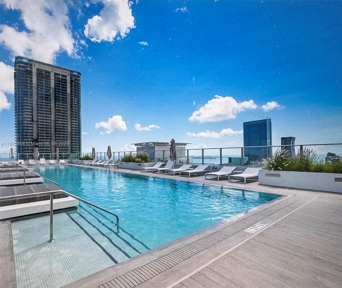 Condo for Sale in Miami, FL