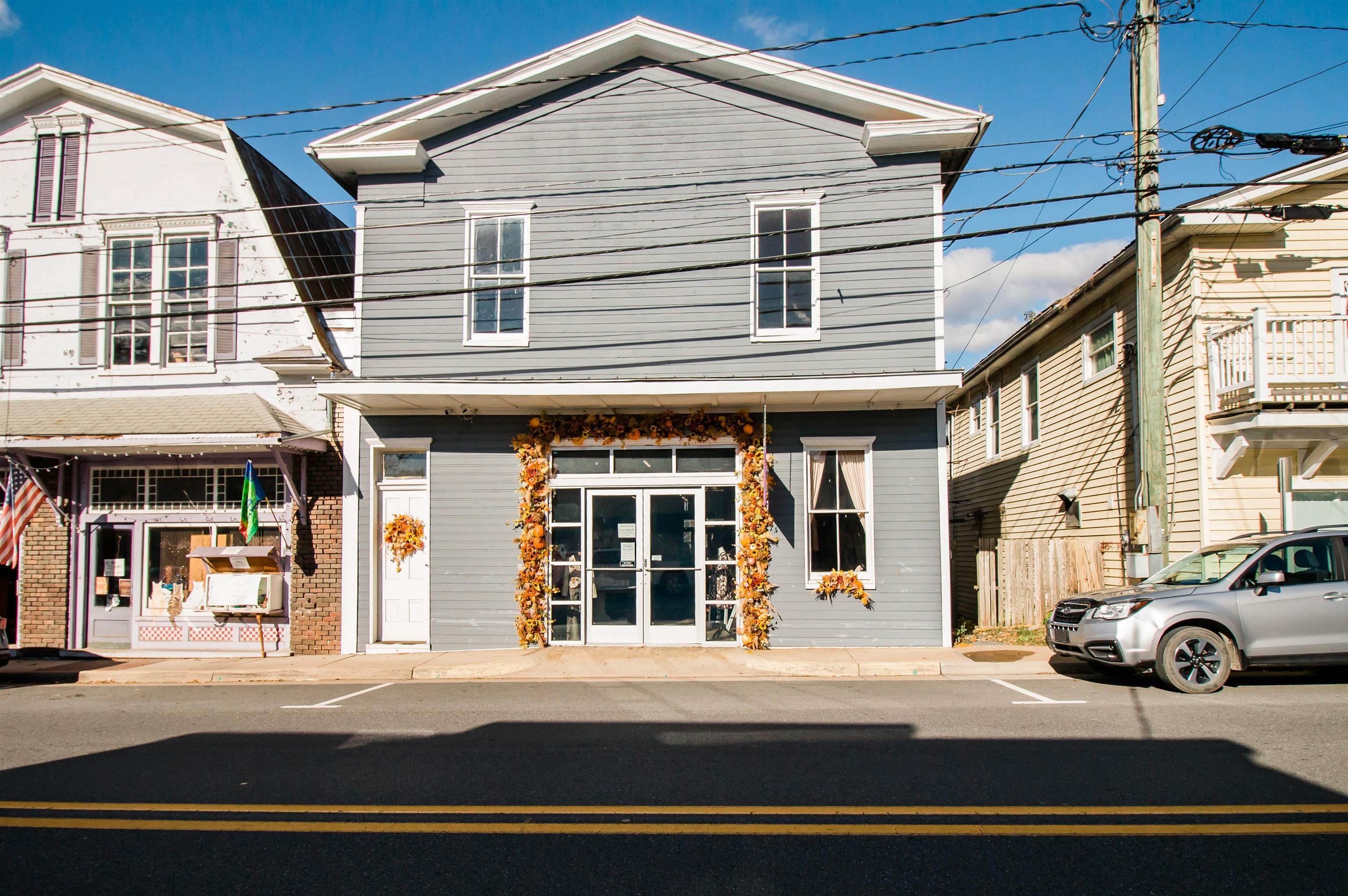 140 MAIN ST N exterior