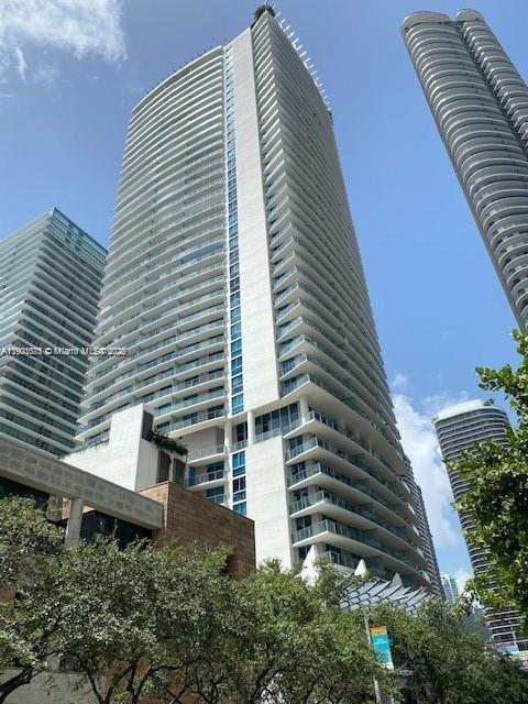 Apartamento para Alugar em Miami, FL