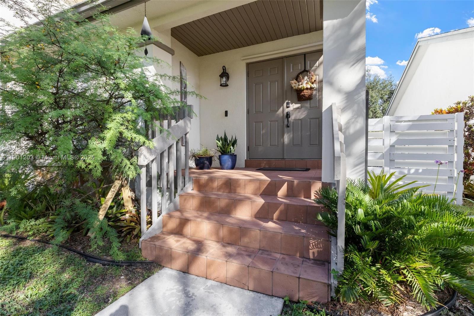 Country Walk Lakeside Pat