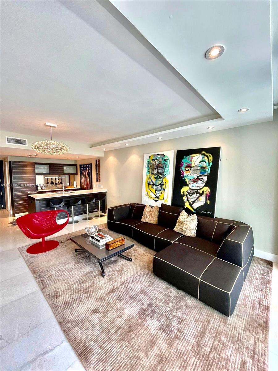 Condo for Sale in Miami, FL