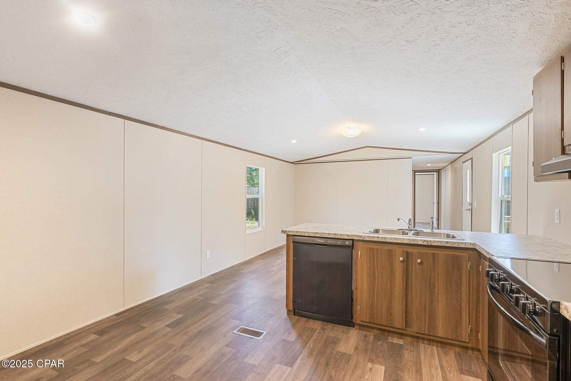 Image 11 For 12791 Christy Avenue