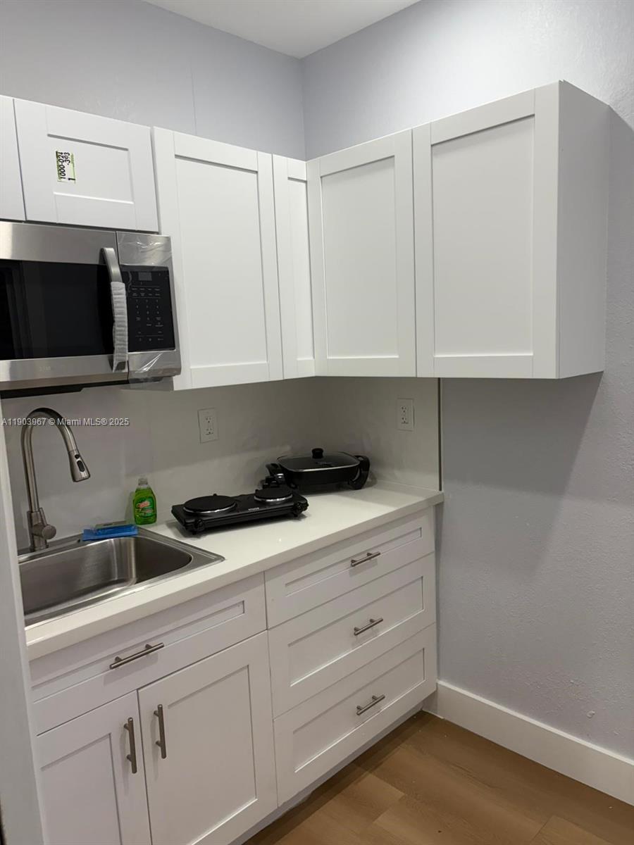 Picket Fences Country Est