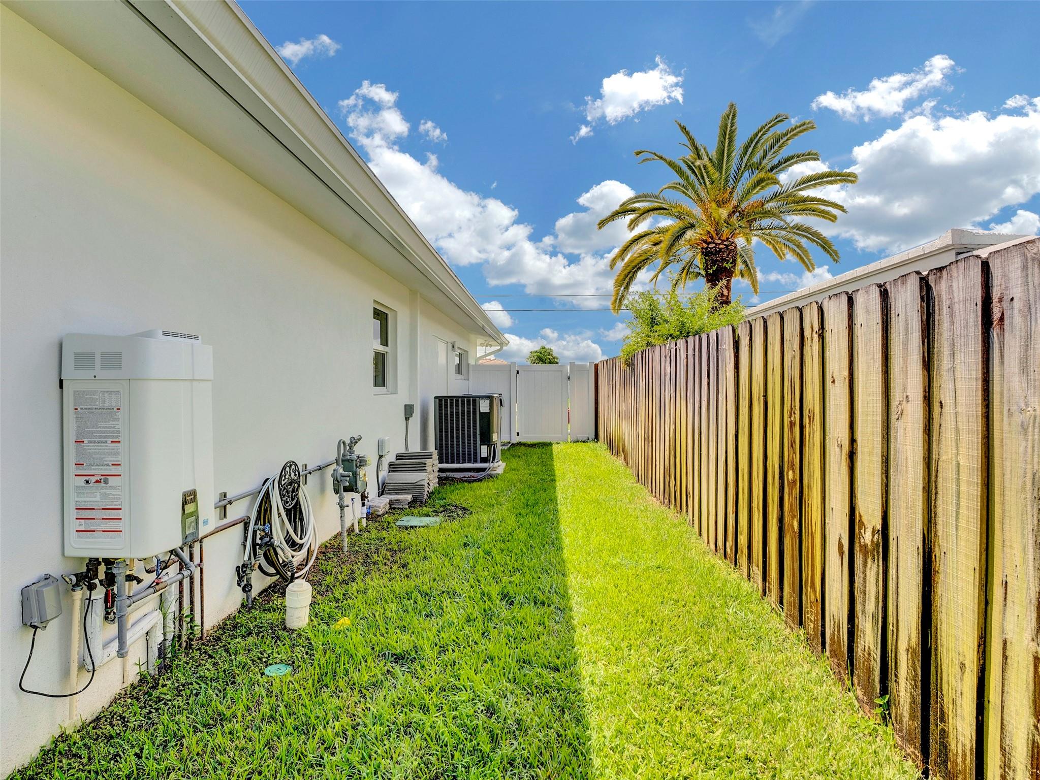 Homes for sale in Pompano Beach, FL | 320 Se 5th Ave, Pompano Beach, FL 33060 | MLS# F10533923