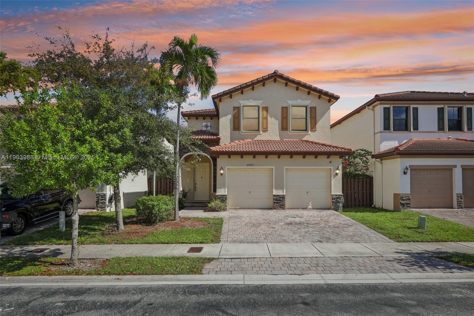 Lakes By The Bay Faye Rep