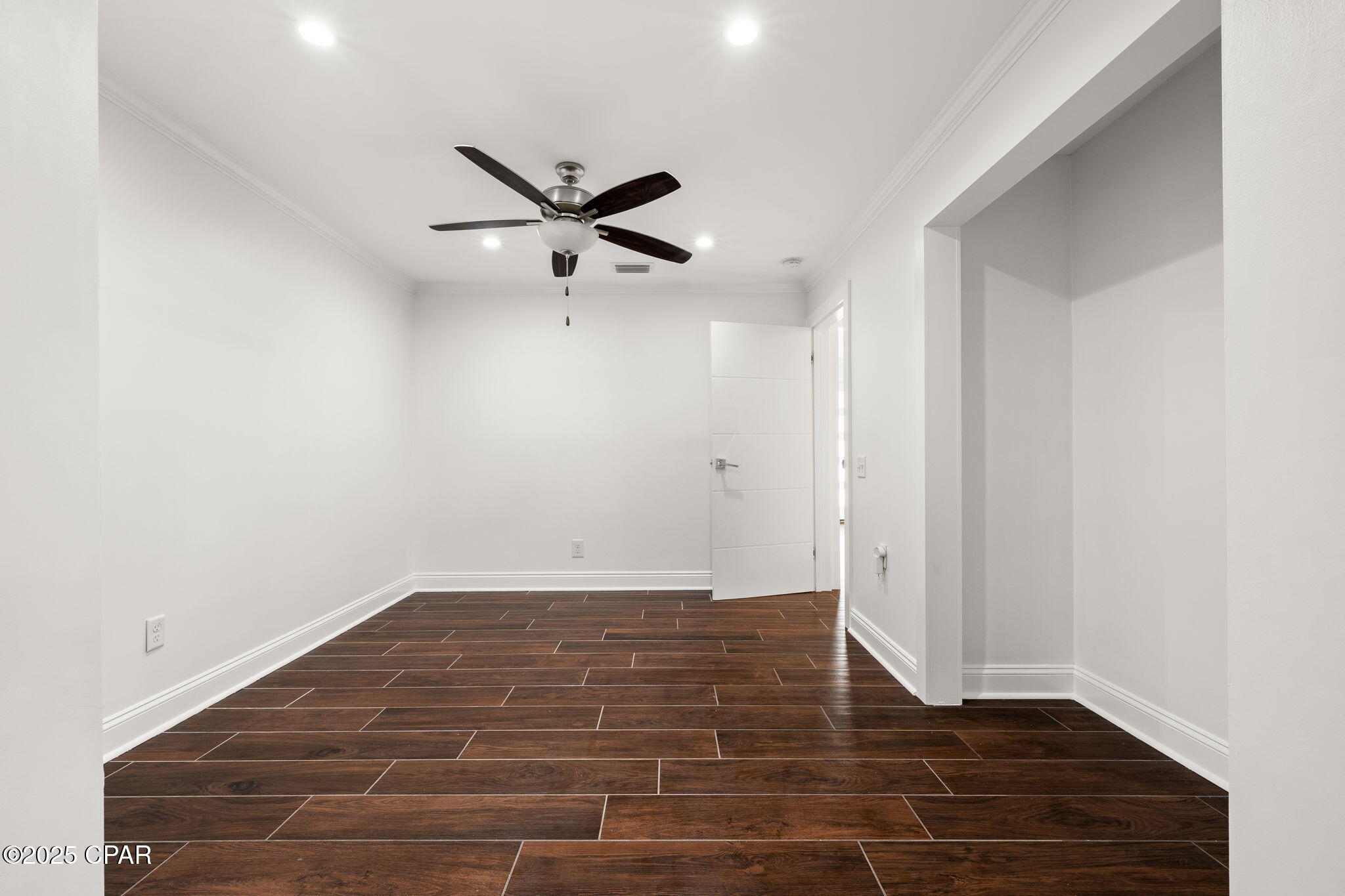 Image 18 For 1528 Oak Avenue