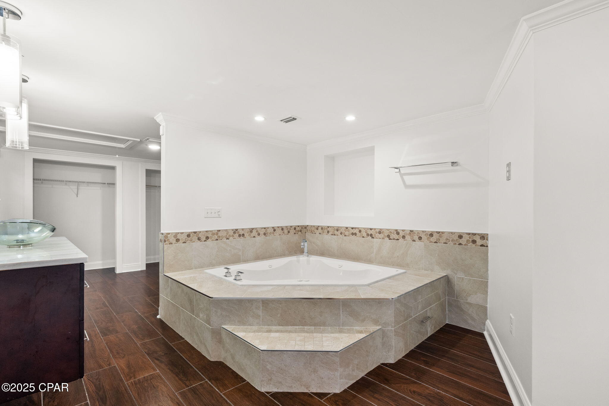 Image 22 For 1528 Oak Avenue