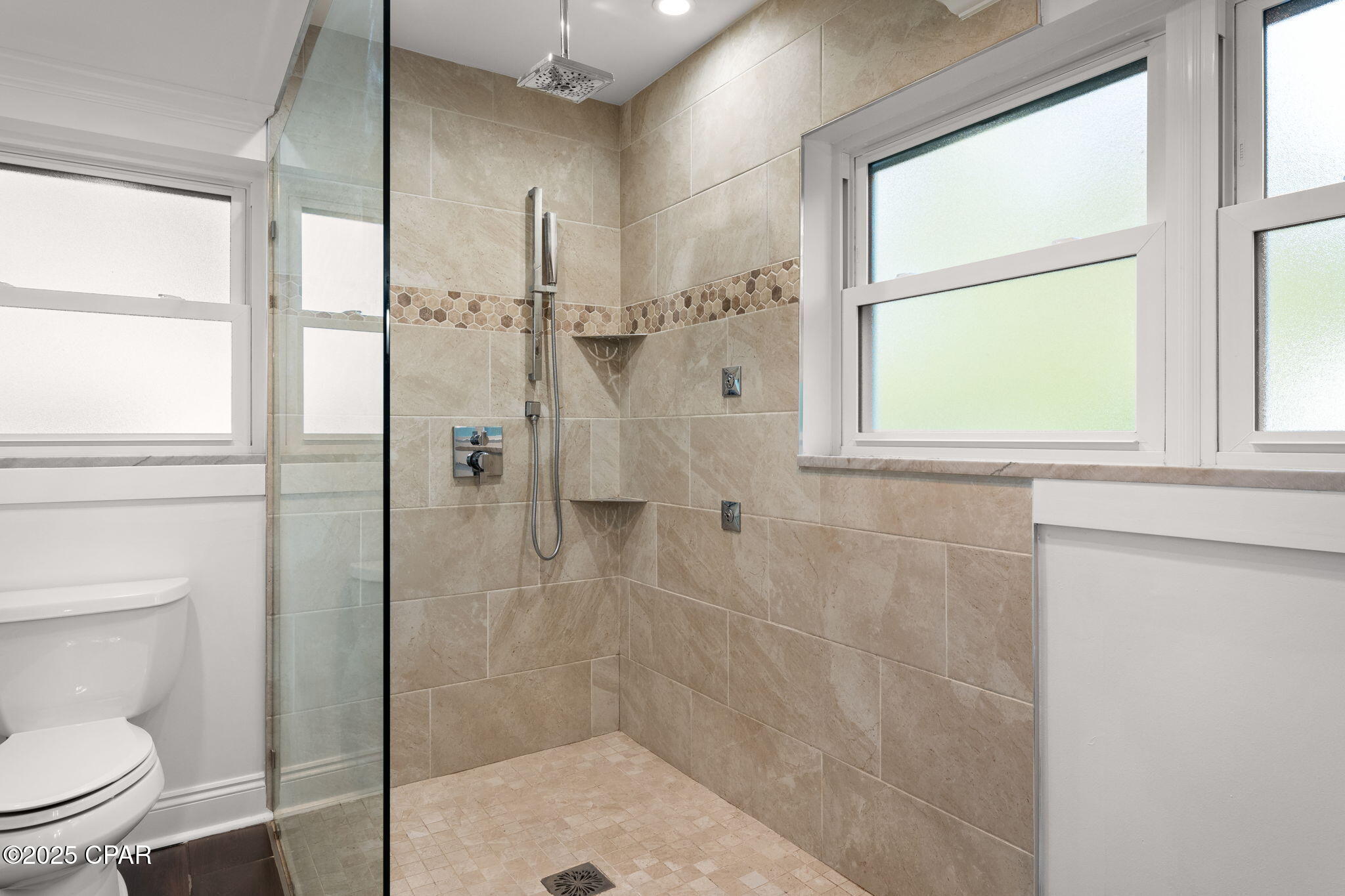 Image 24 For 1528 Oak Avenue