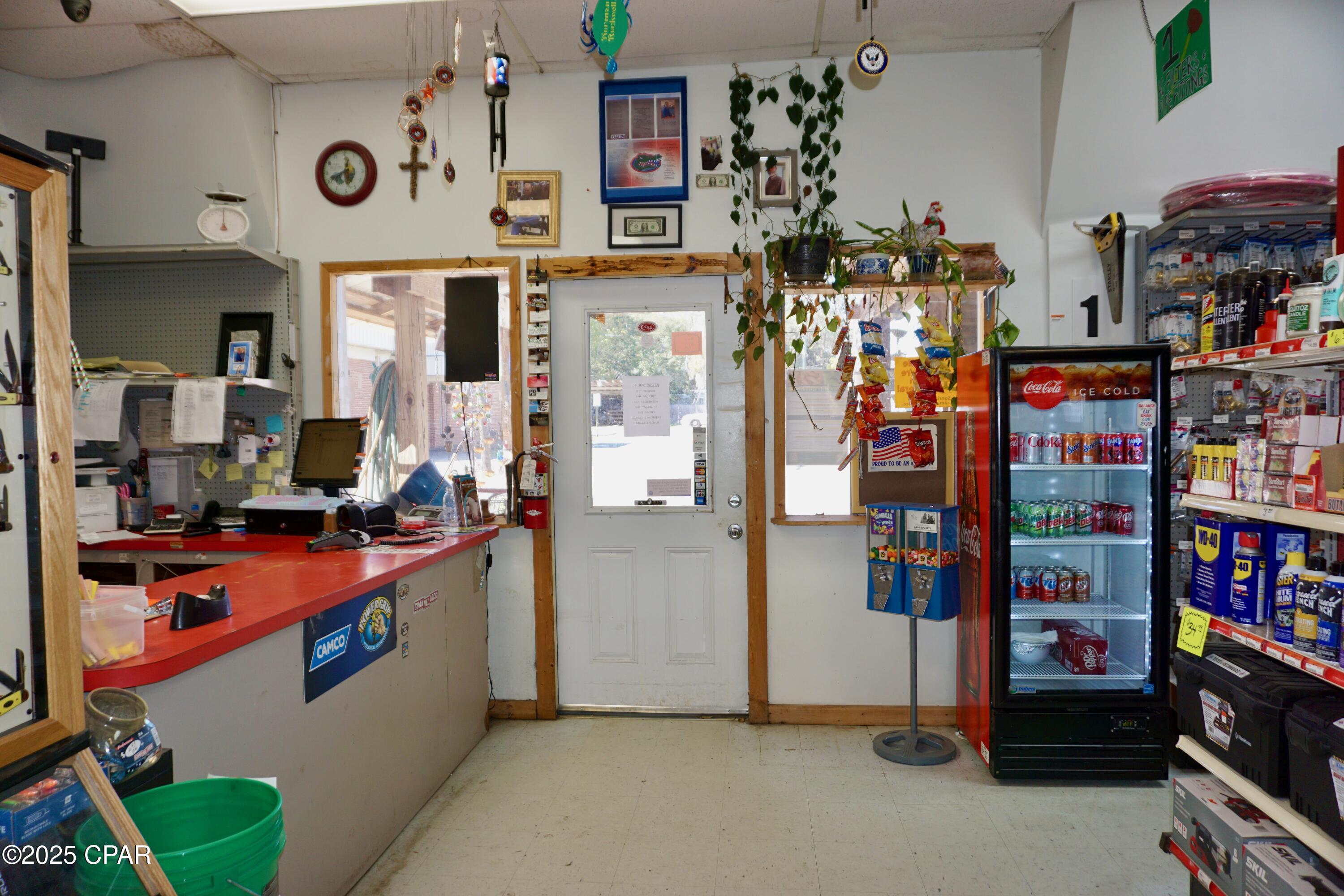 Listing photo id 4 for 19 Jefferson Street