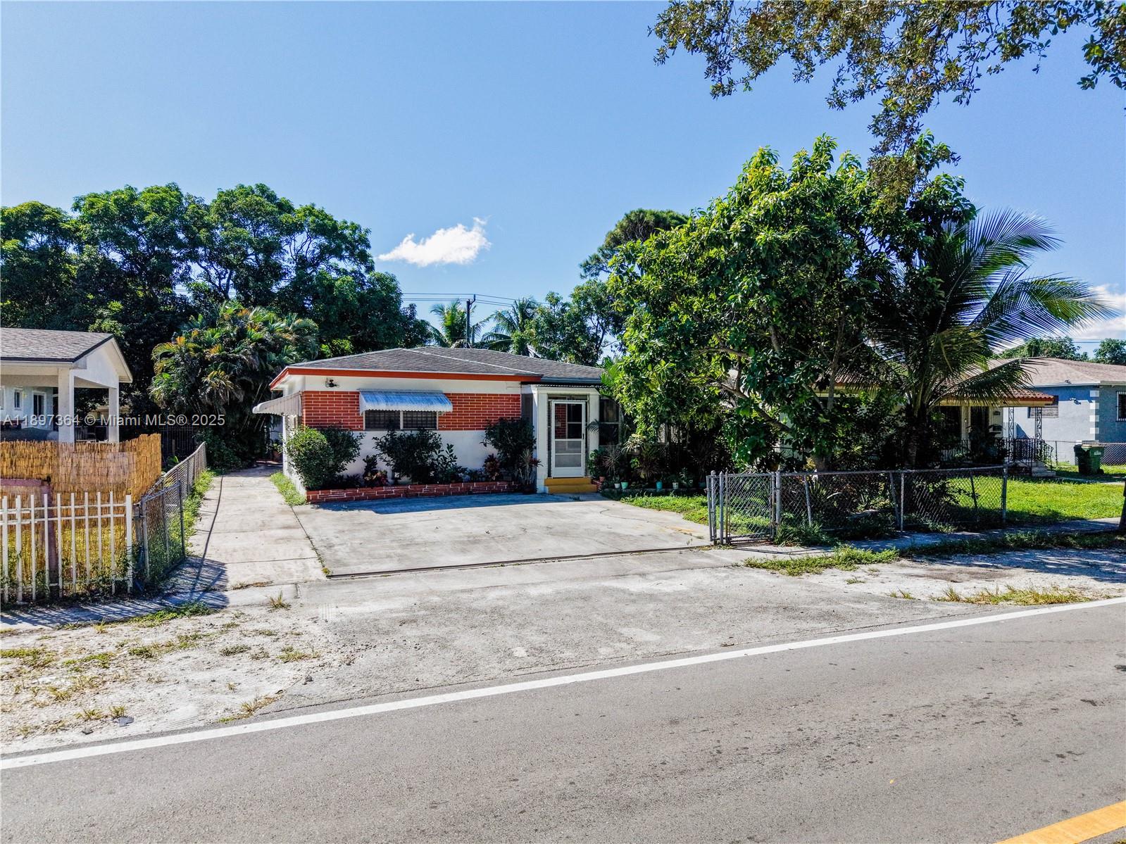 House for Sale in North Miami, FL