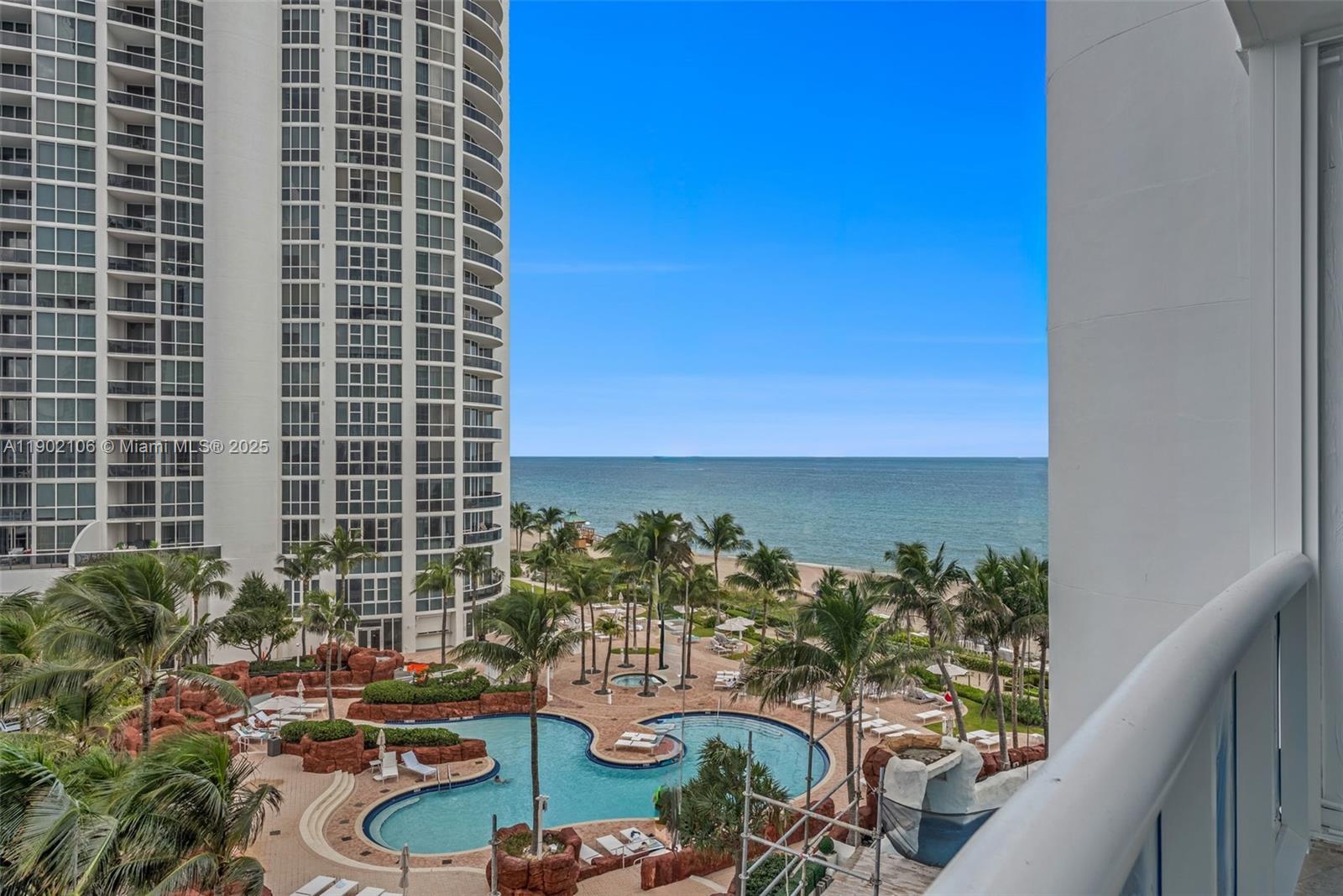 Apartamento à Venda em Sunny Isles Beach, FL