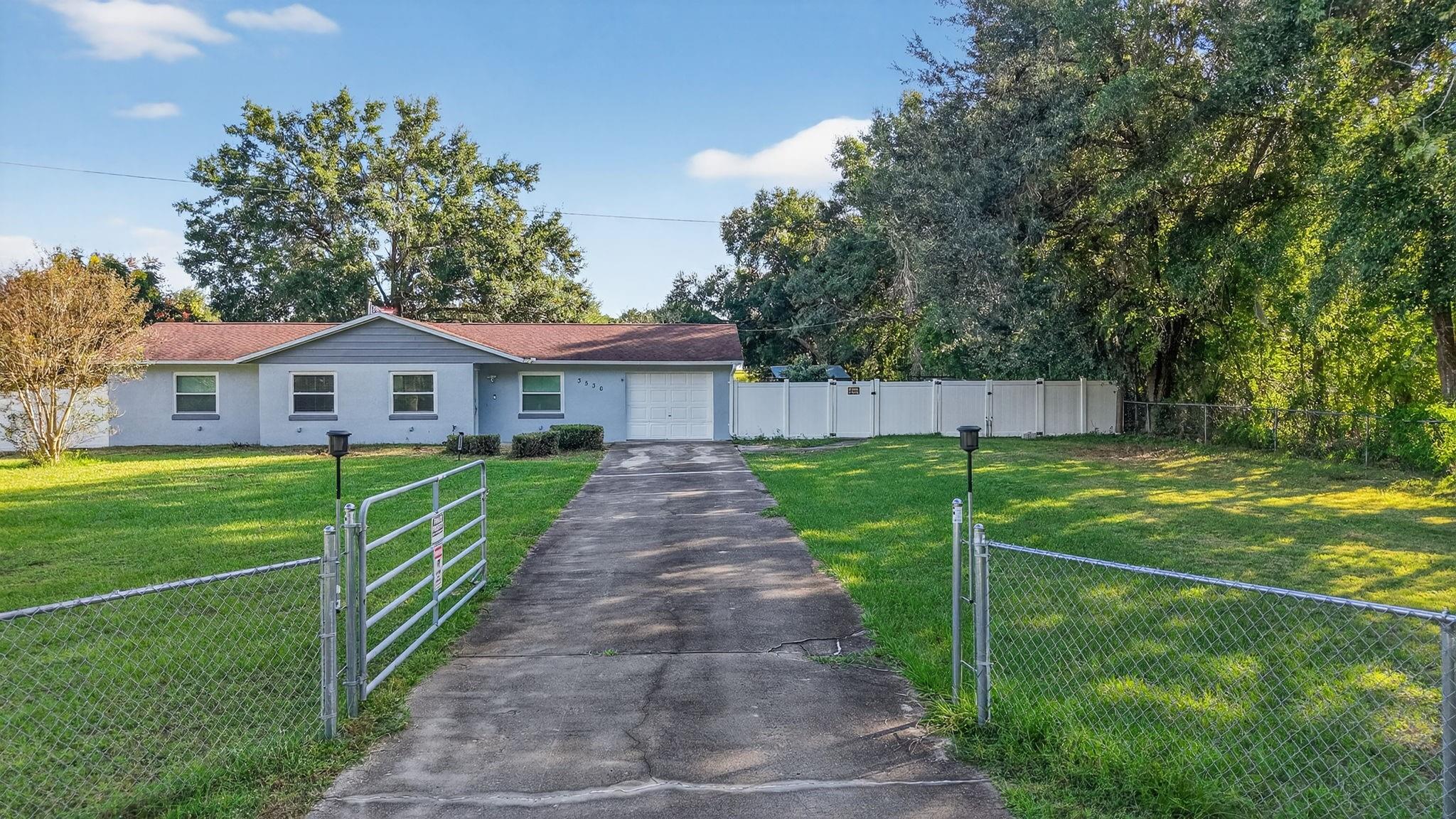 Homes for sale in Fruitland Park, FL | 3536 N Eagles Rd, Fruitland Park, FL 34731 | MLS# F10533893