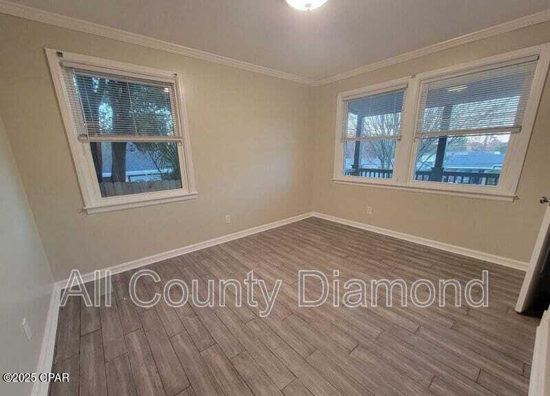 Image 3 For 215 Harris Avenue