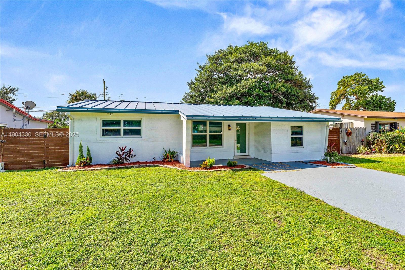 Homes for sale in Dania Beach, FL | 4649 Sw 28th Ave, Dania Beach, FL 33312 | MLS# A11904330