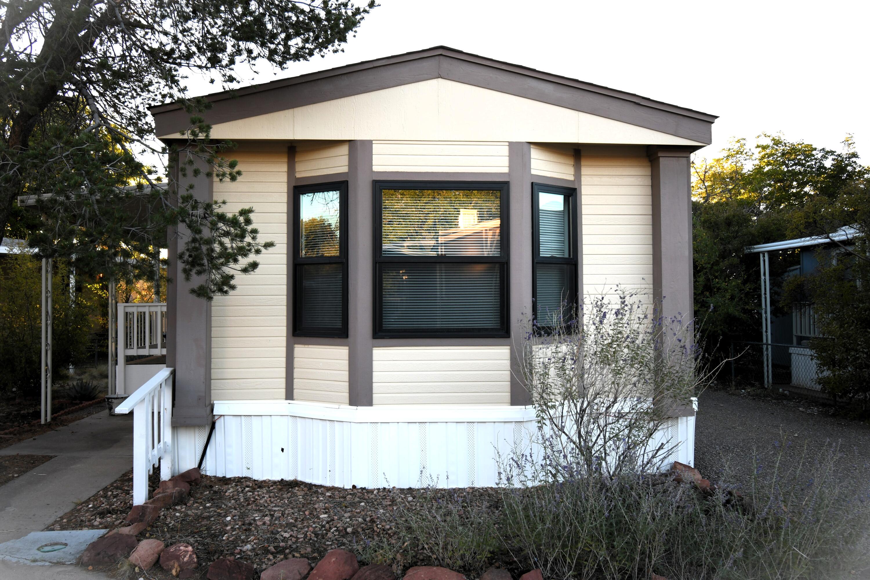 Homes for sale in Albuquerque, NM | 813 Ram Trail Trail Se, Albuquerque, NM 87123 | MLS# 1093650