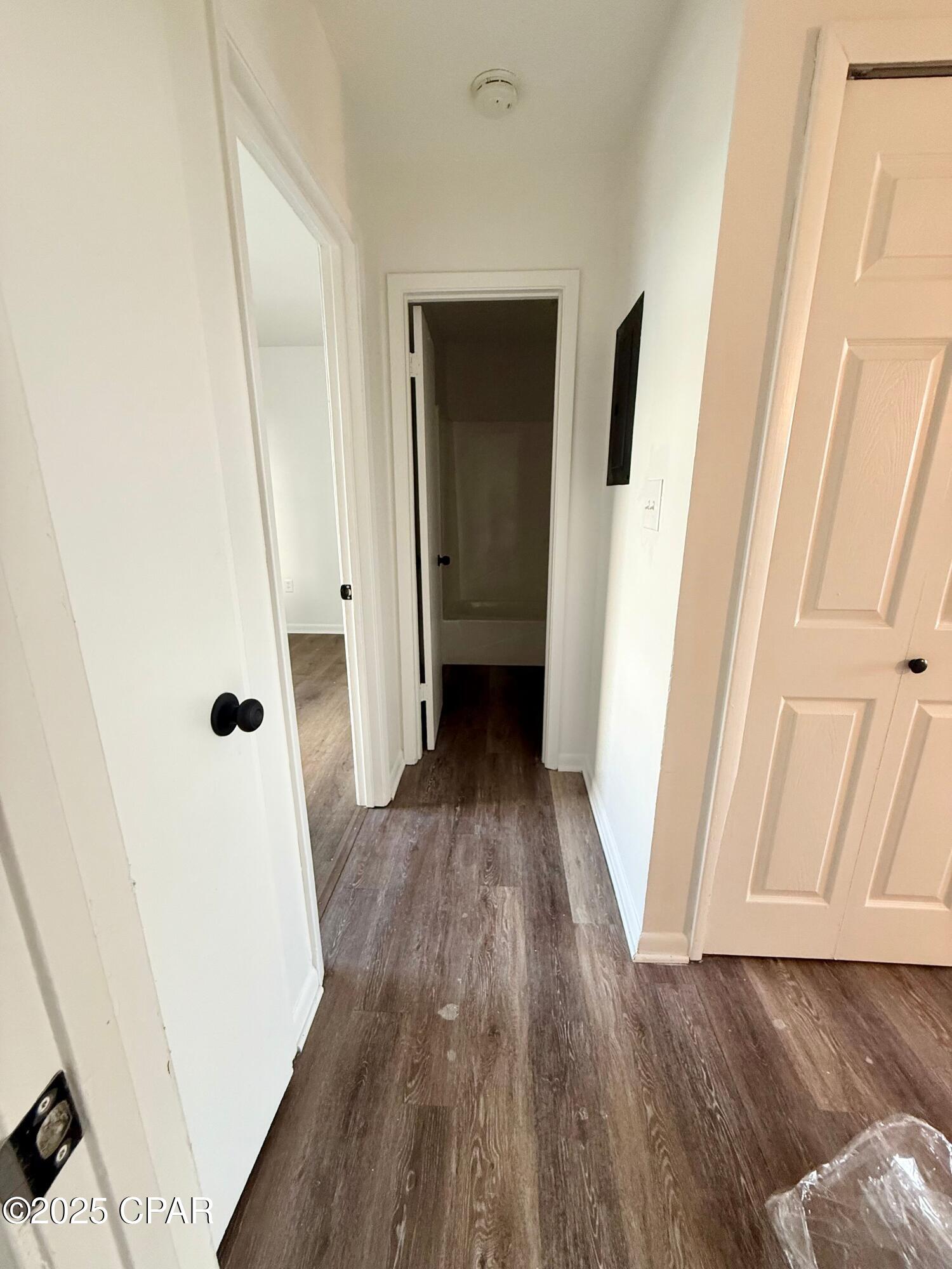 Listing photo id 8 for 506 11th Street A4