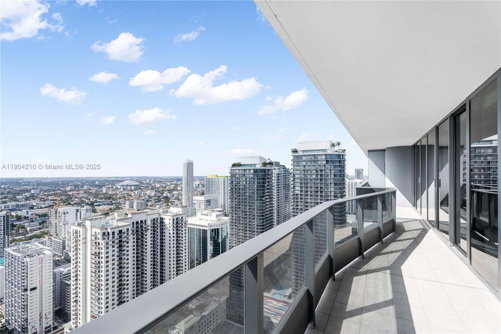 Apartamento para Alugar em Miami, FL