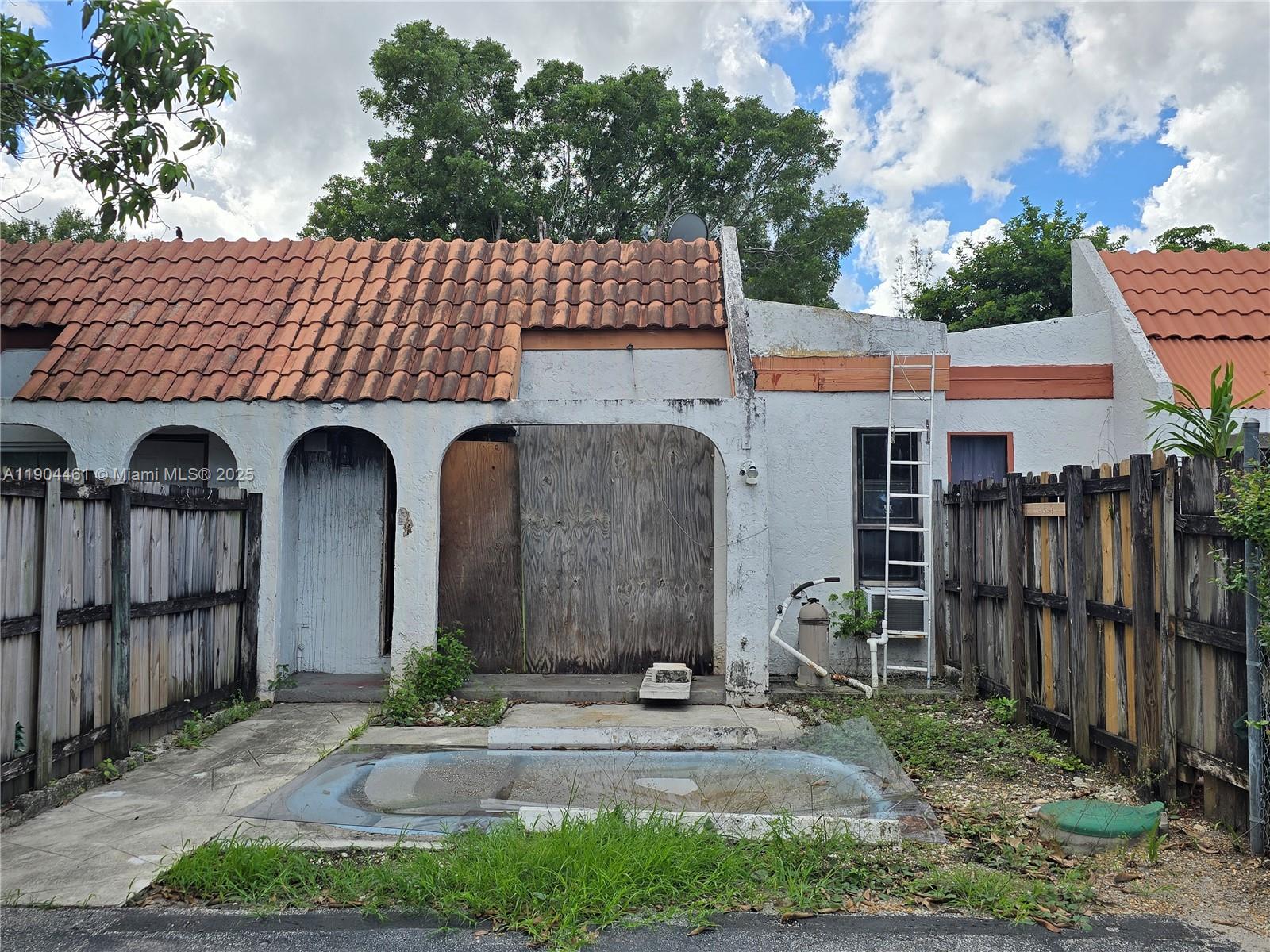 Homes for sale in Lauderhill, FL | 2211 Nw 55Th Ter, Lauderhill, FL 33313 | MLS# A11904461