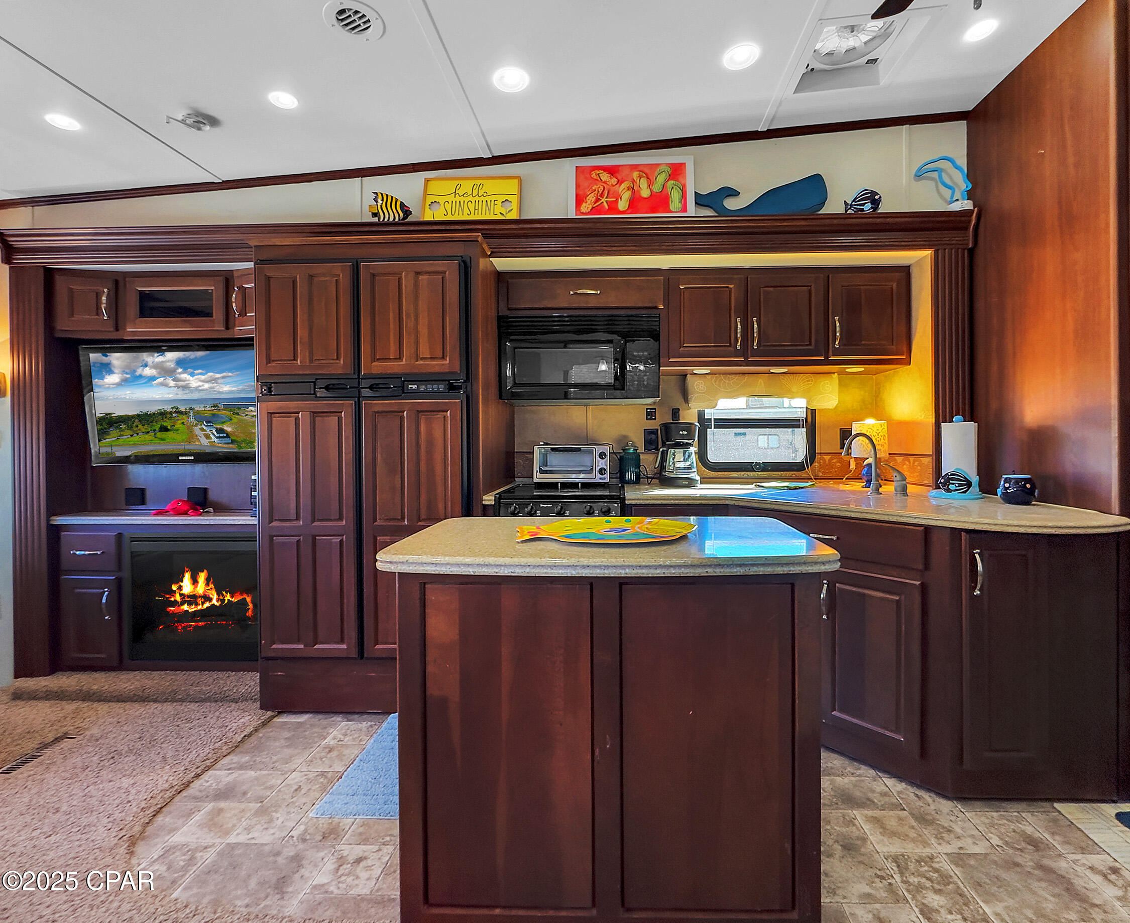 Image 11 For 215 Angel Fish Street