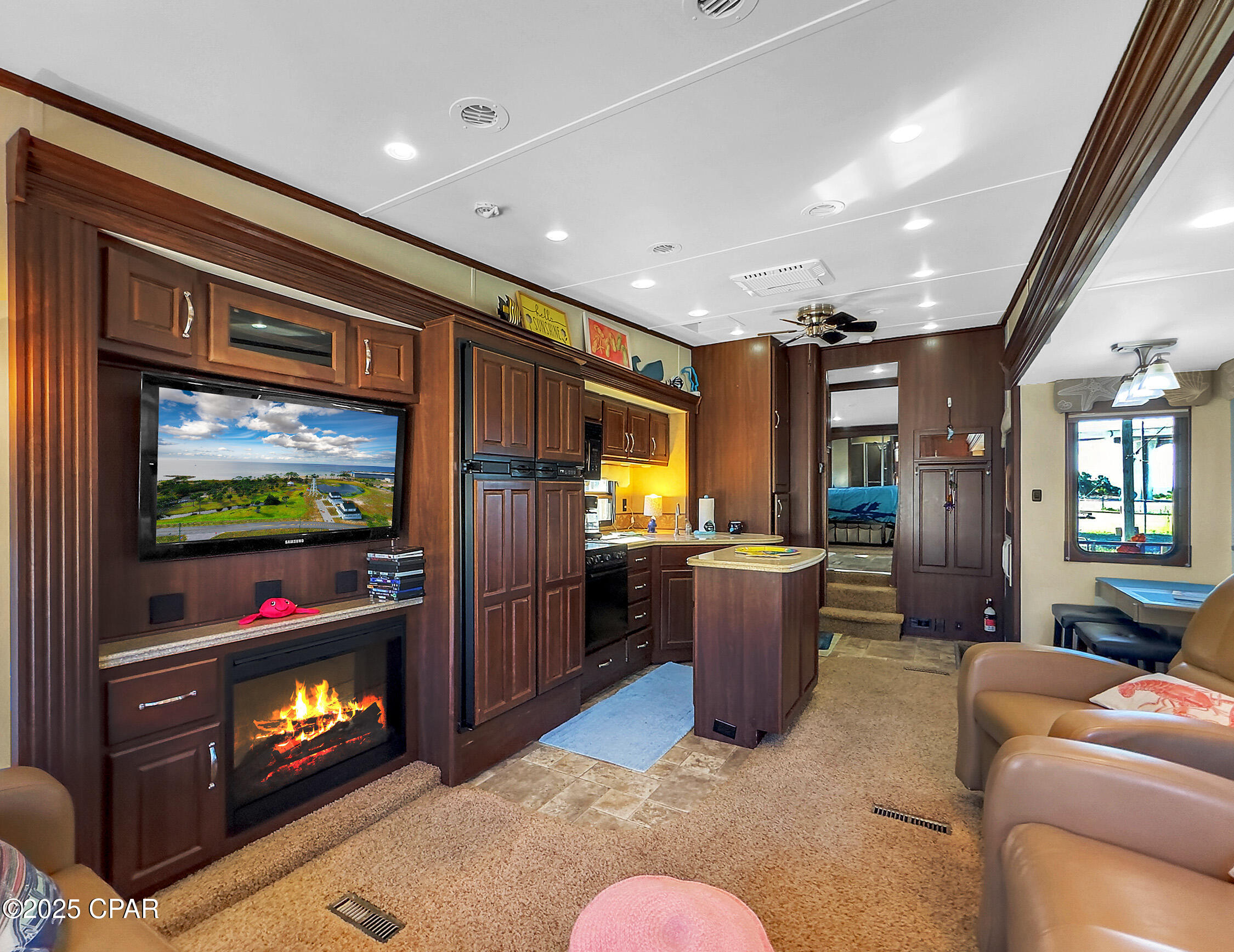 Image 12 For 215 Angel Fish Street