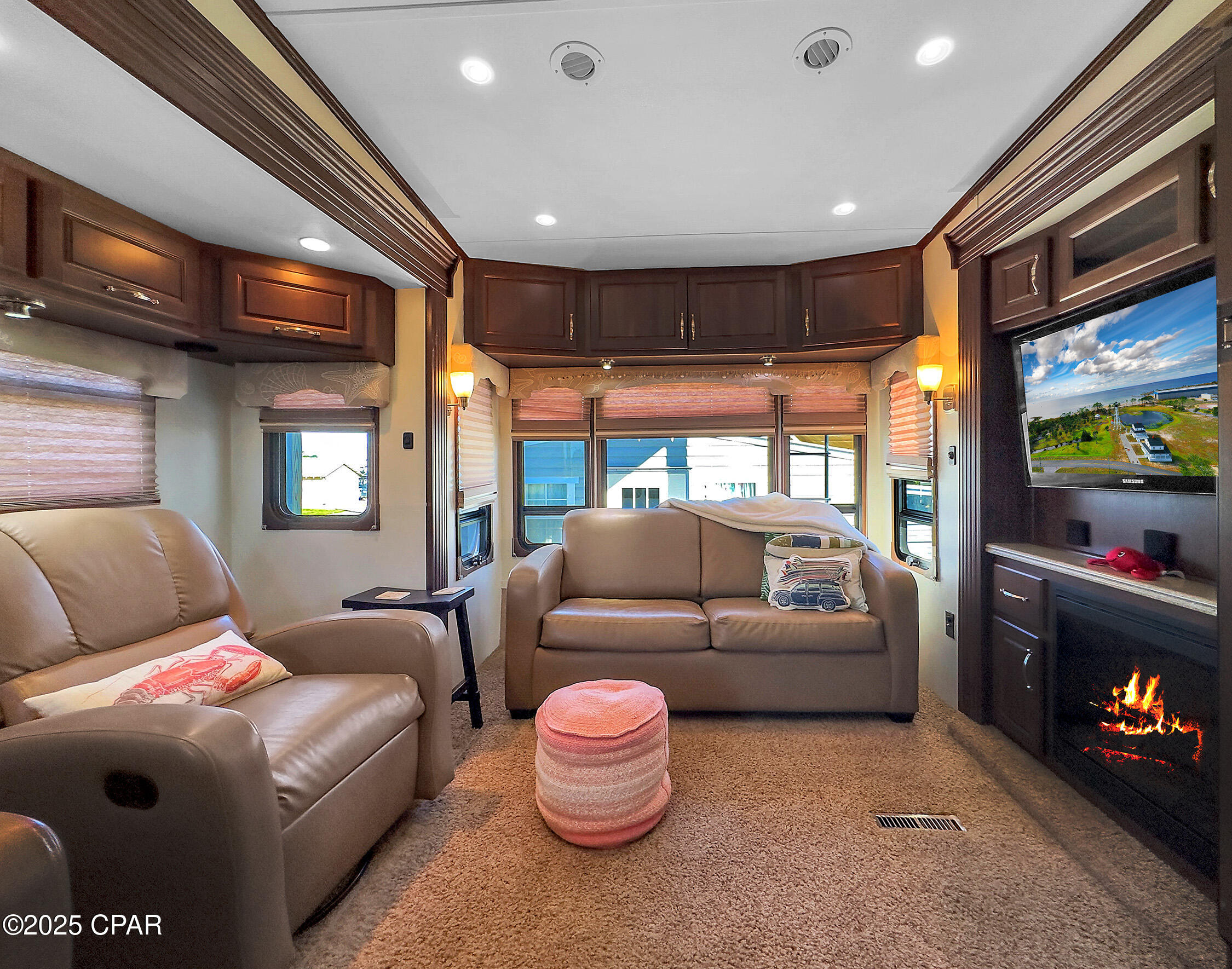 Image 14 For 215 Angel Fish Street