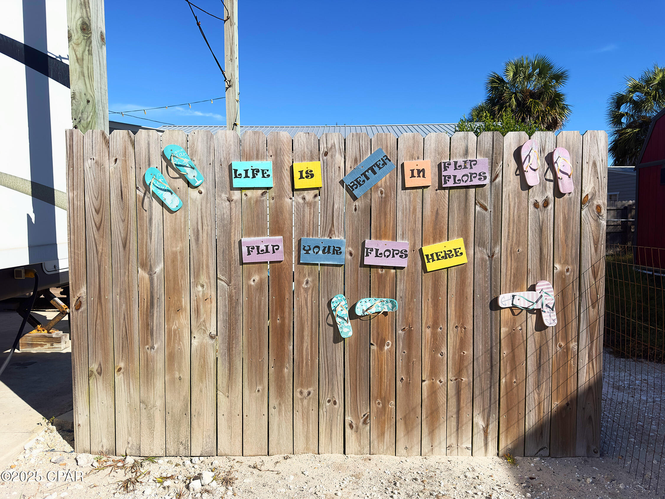 Image 20 For 215 Angel Fish Street