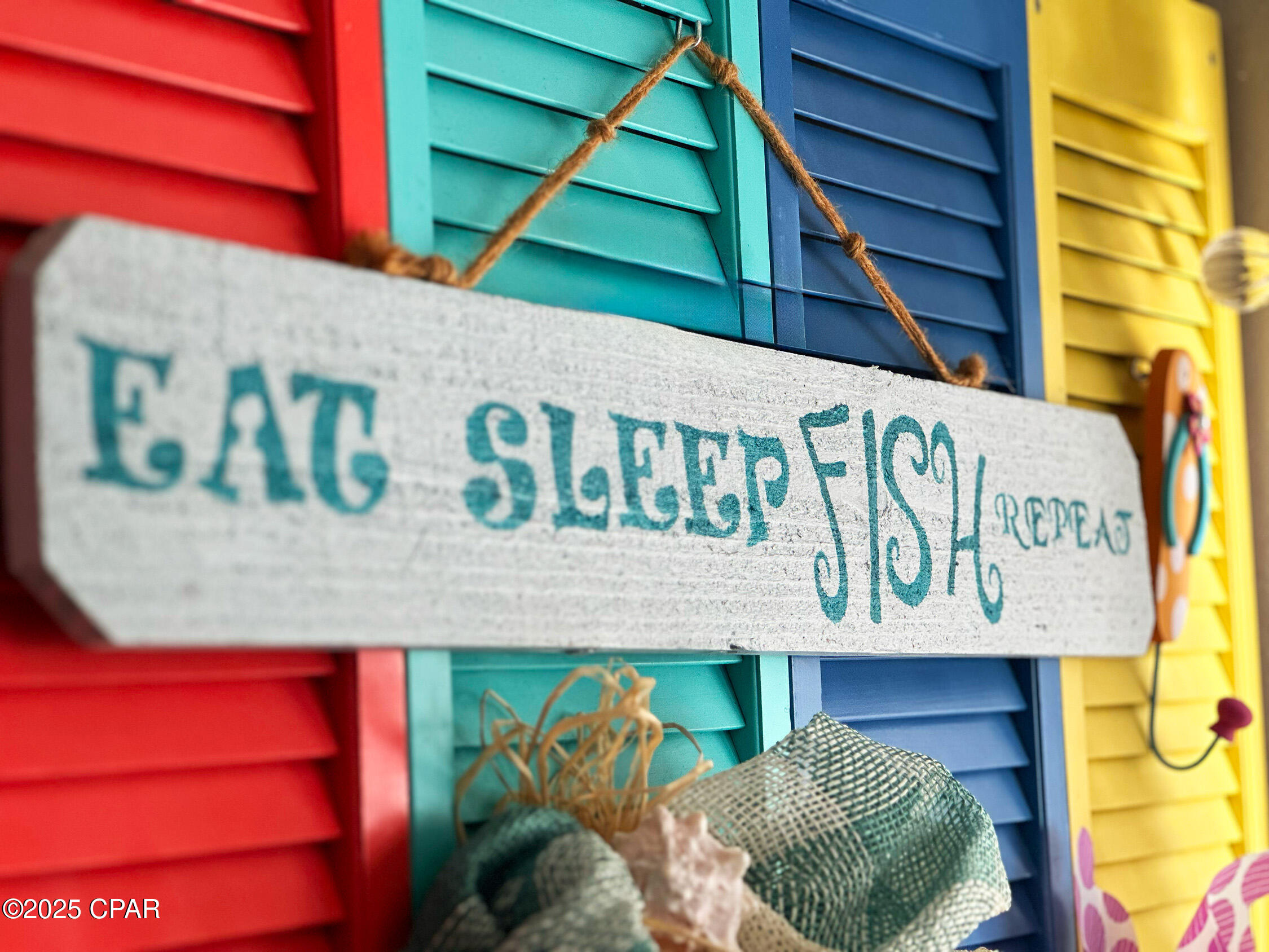 Image 34 For 215 Angel Fish Street