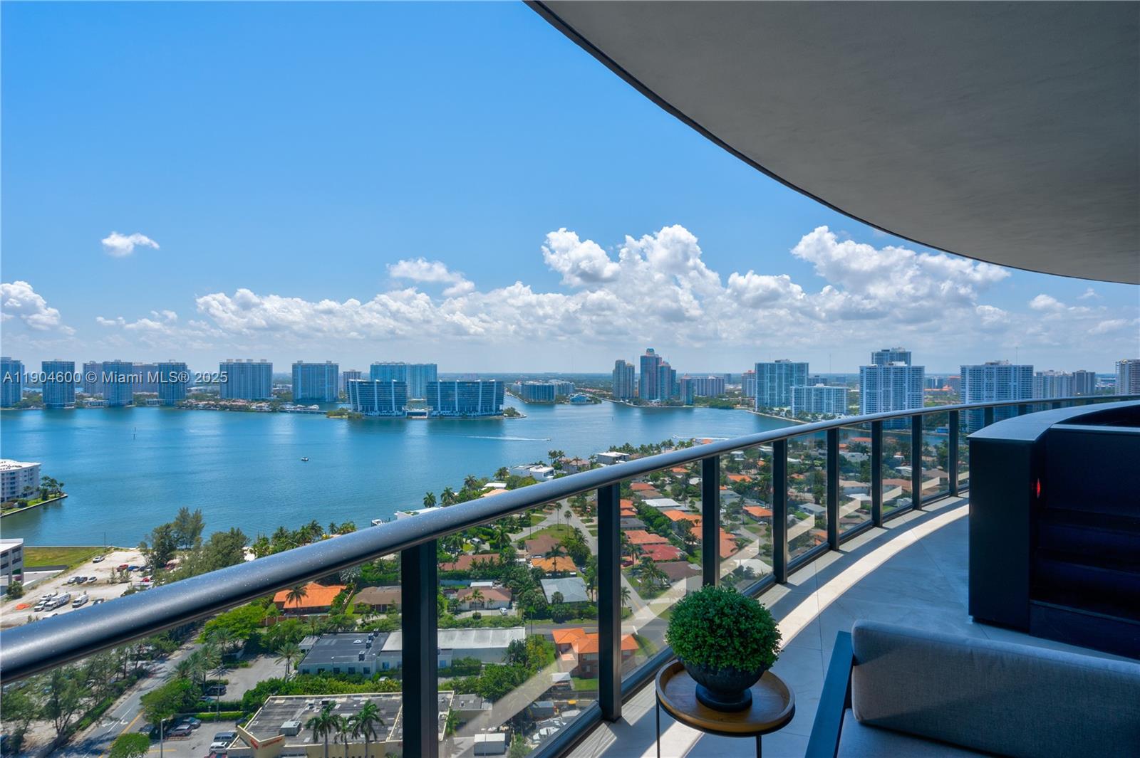 Apartamento en Alquiler en Sunny Isles Beach, FL