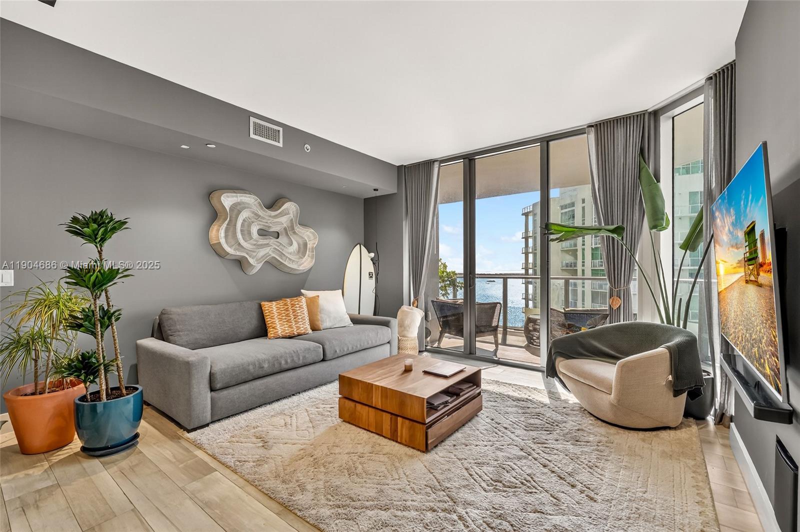 Condo for Sale in Miami, FL