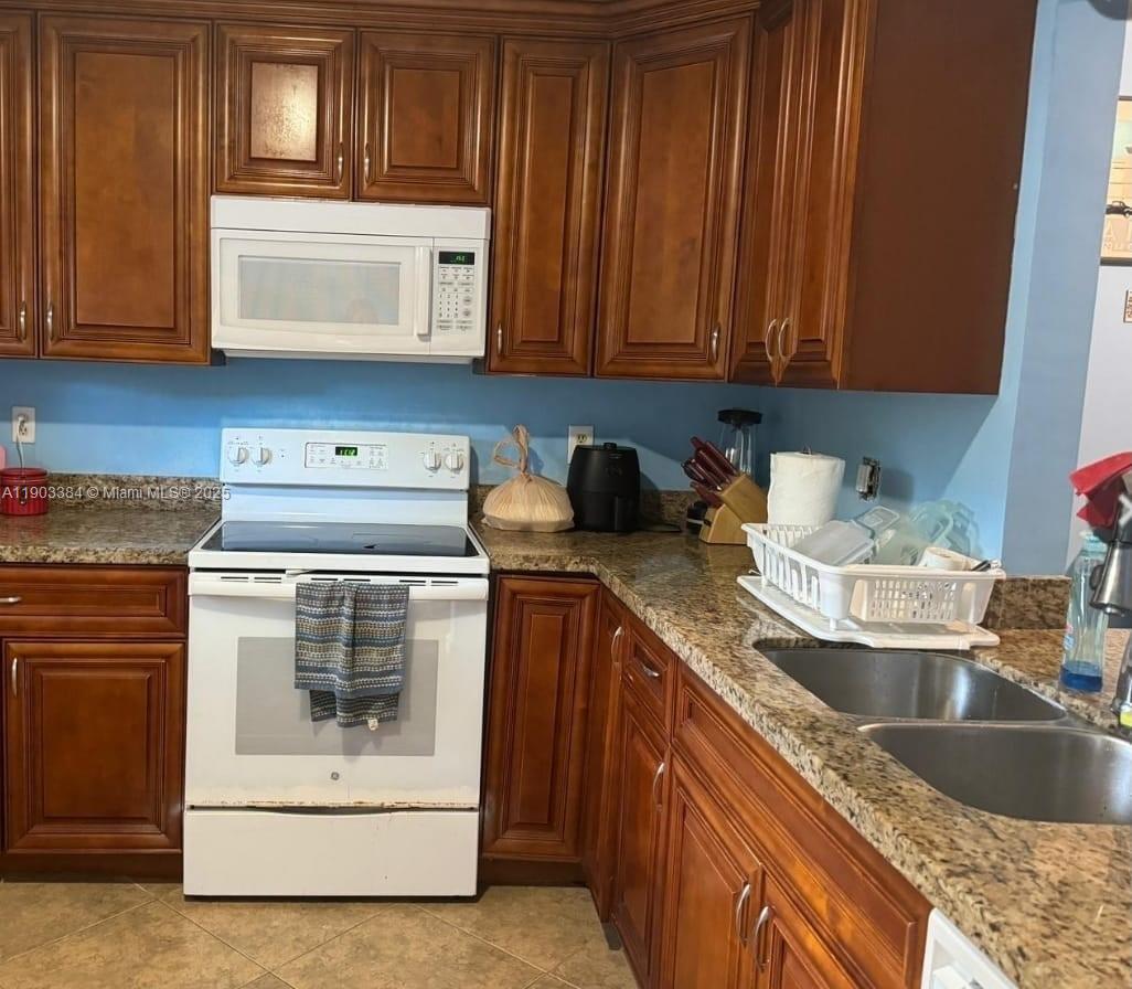 Crystal Greens North Cond