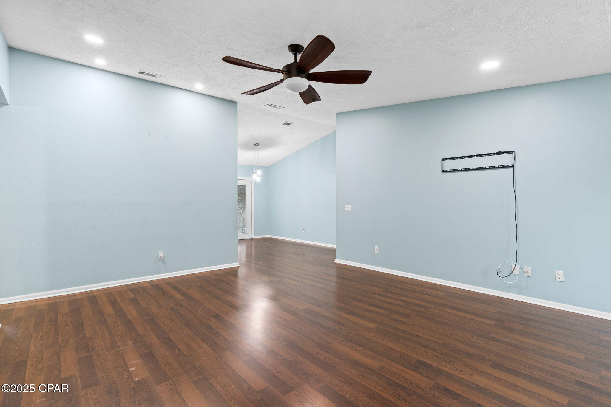 Image 6 For 323 Prudence Lane