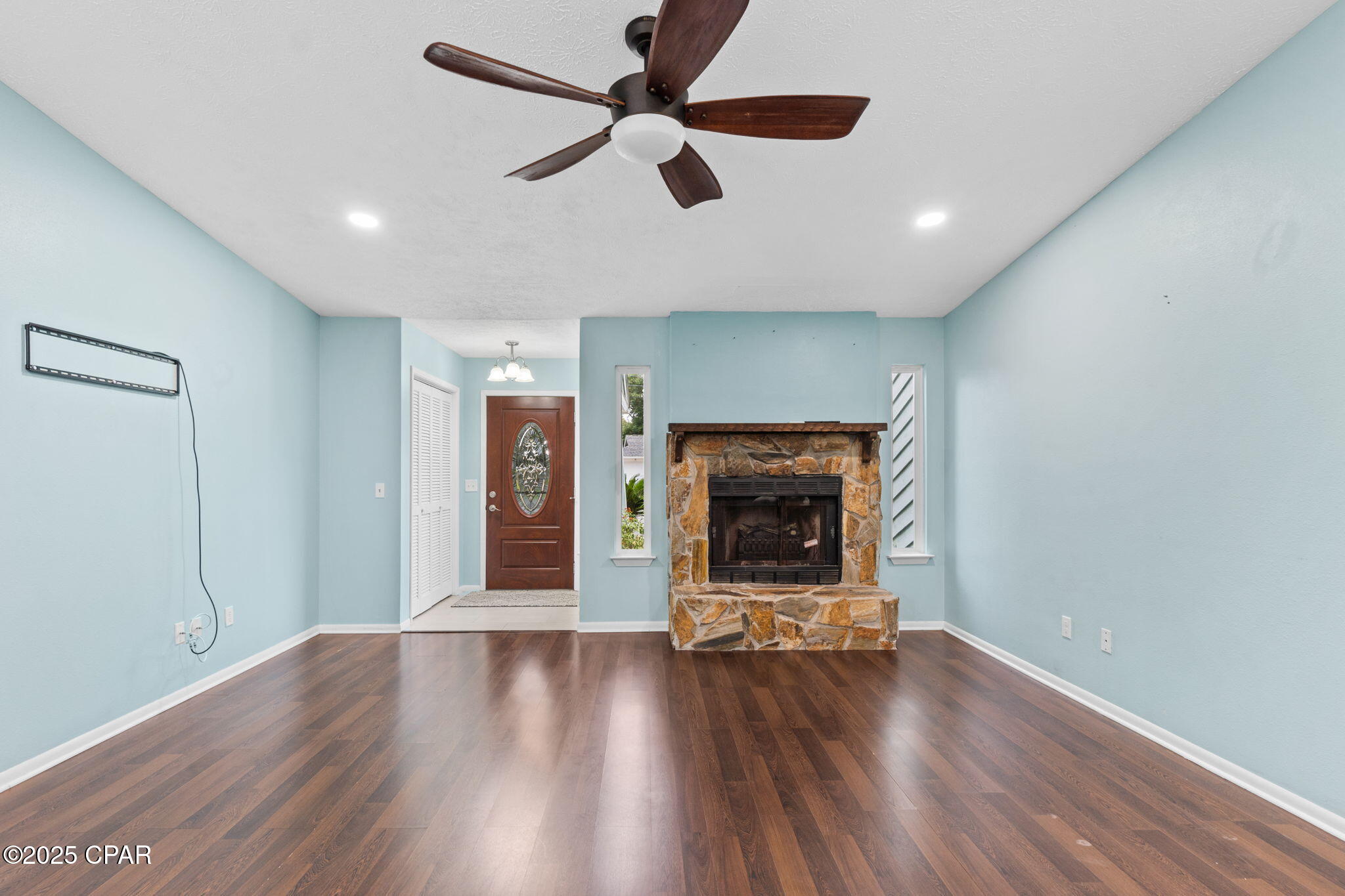 Image 8 For 323 Prudence Lane