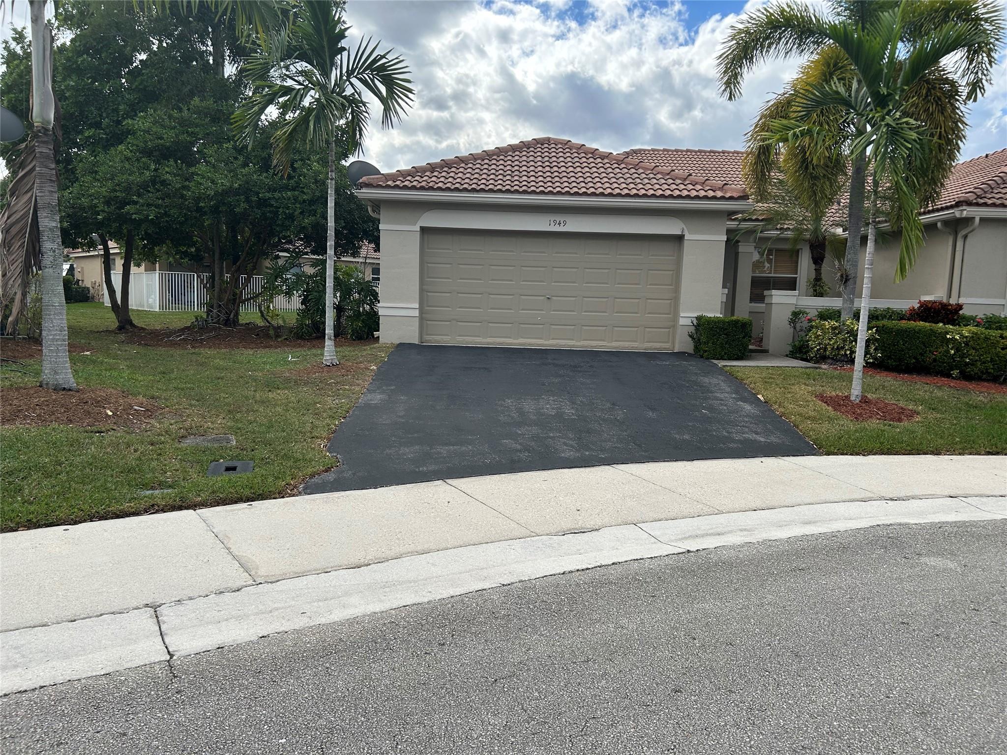 Homes for sale in Weston, FL | 1949 Cygnus Ct #1949, Weston, FL 33327 | MLS# F10534117