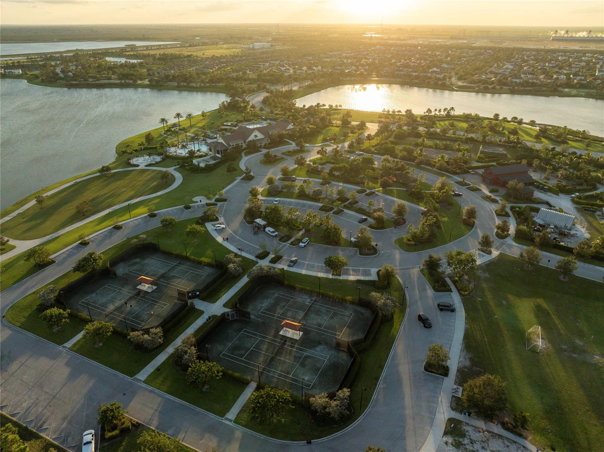 Homes for sale in Loxahatchee, FL | 624 Hookline Cir, Loxahatchee, FL 33470 | MLS# F10532888