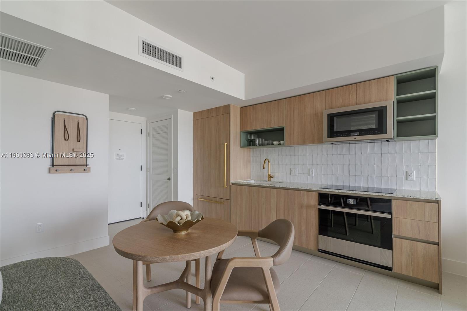 Condo for Sale in Miami, FL